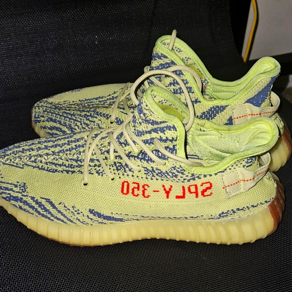 Yeezy 350 V2